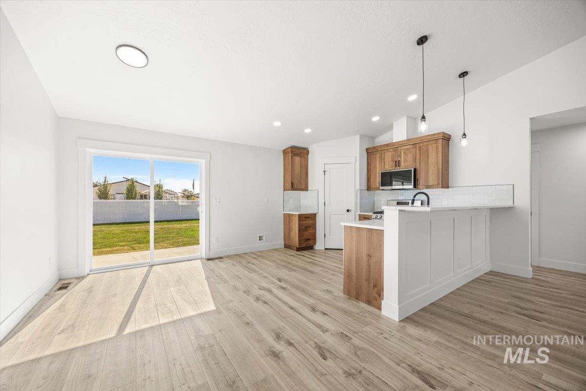 2127 Justine Ct