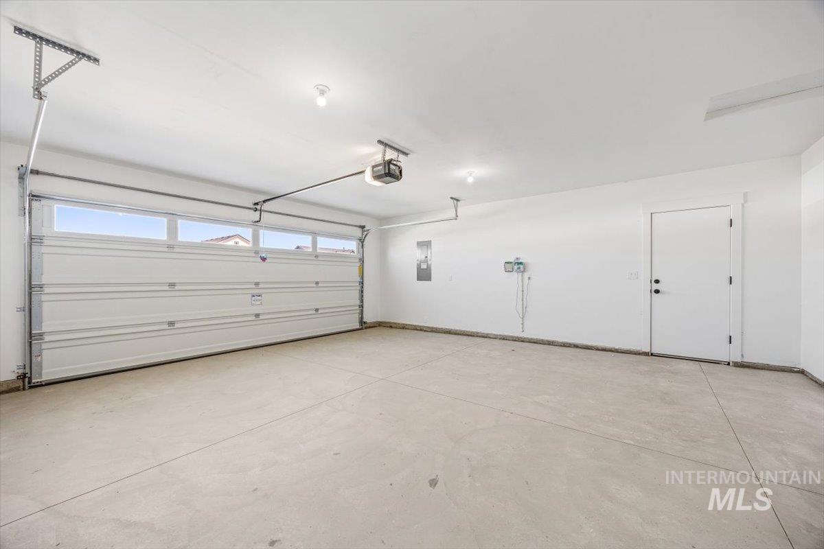 2127 Justine Ct