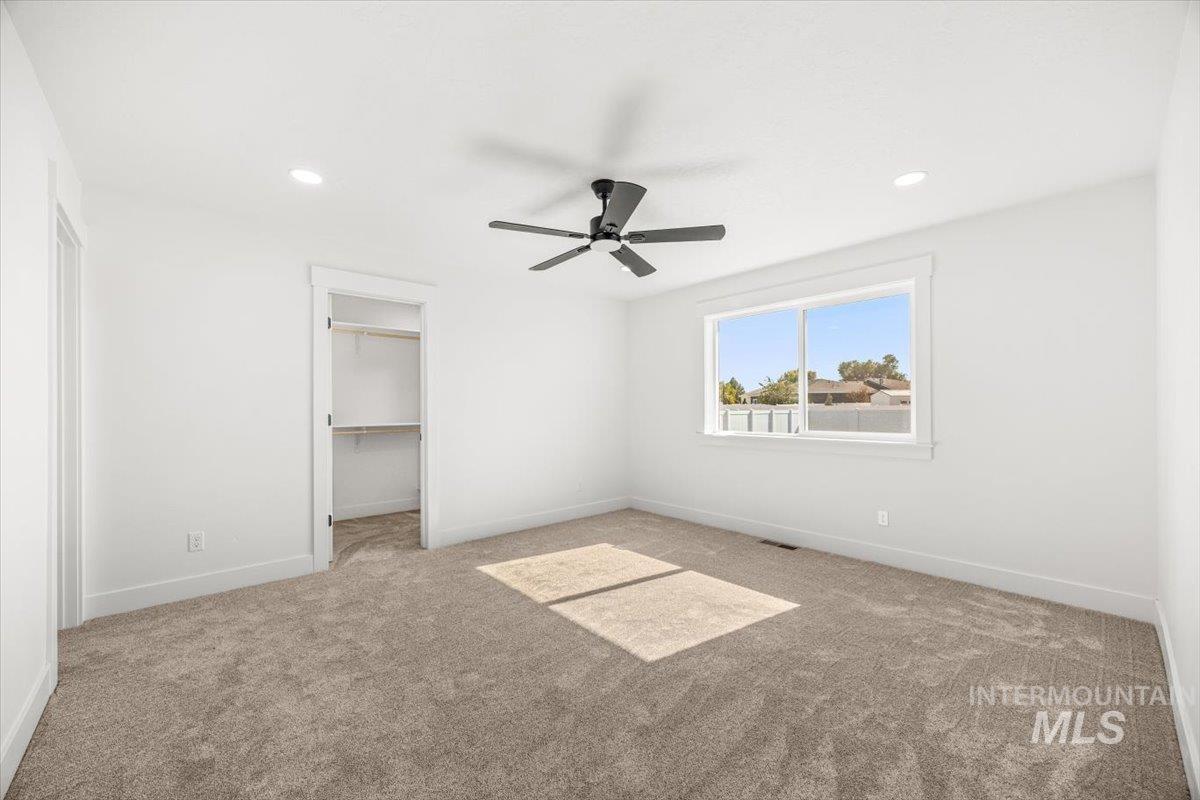 2127 Justine Ct