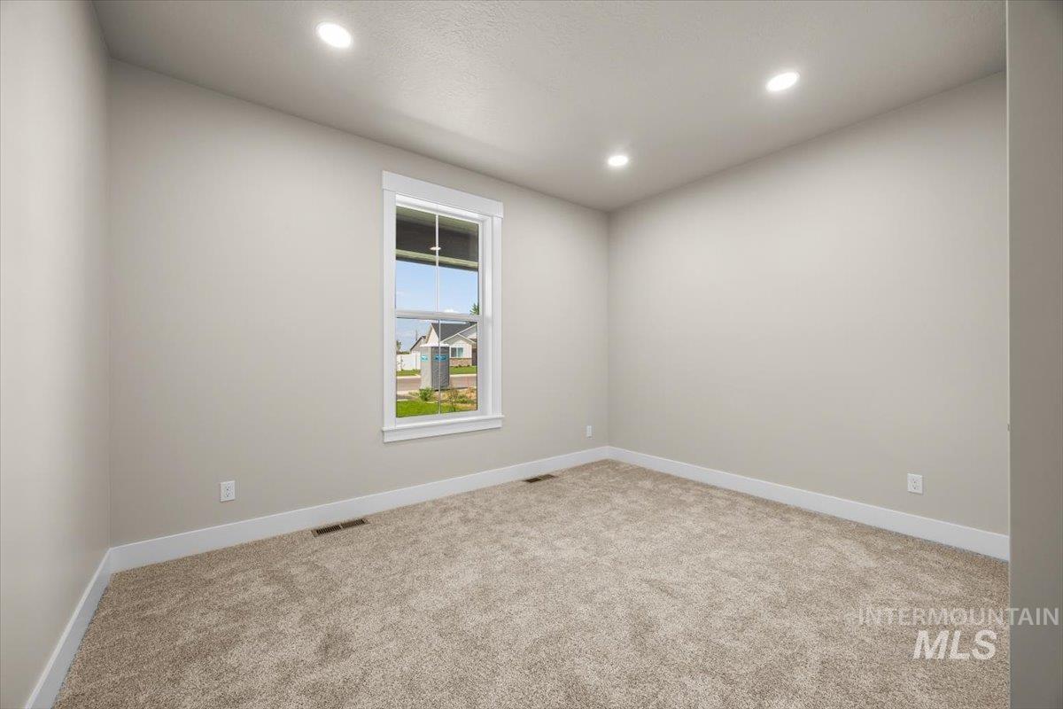 2121 Justine