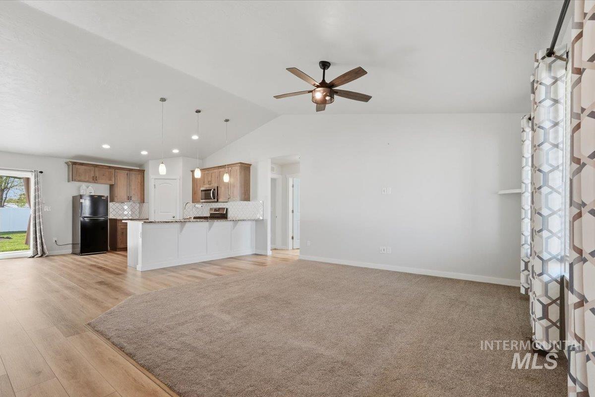 260 Stagecoach Ave