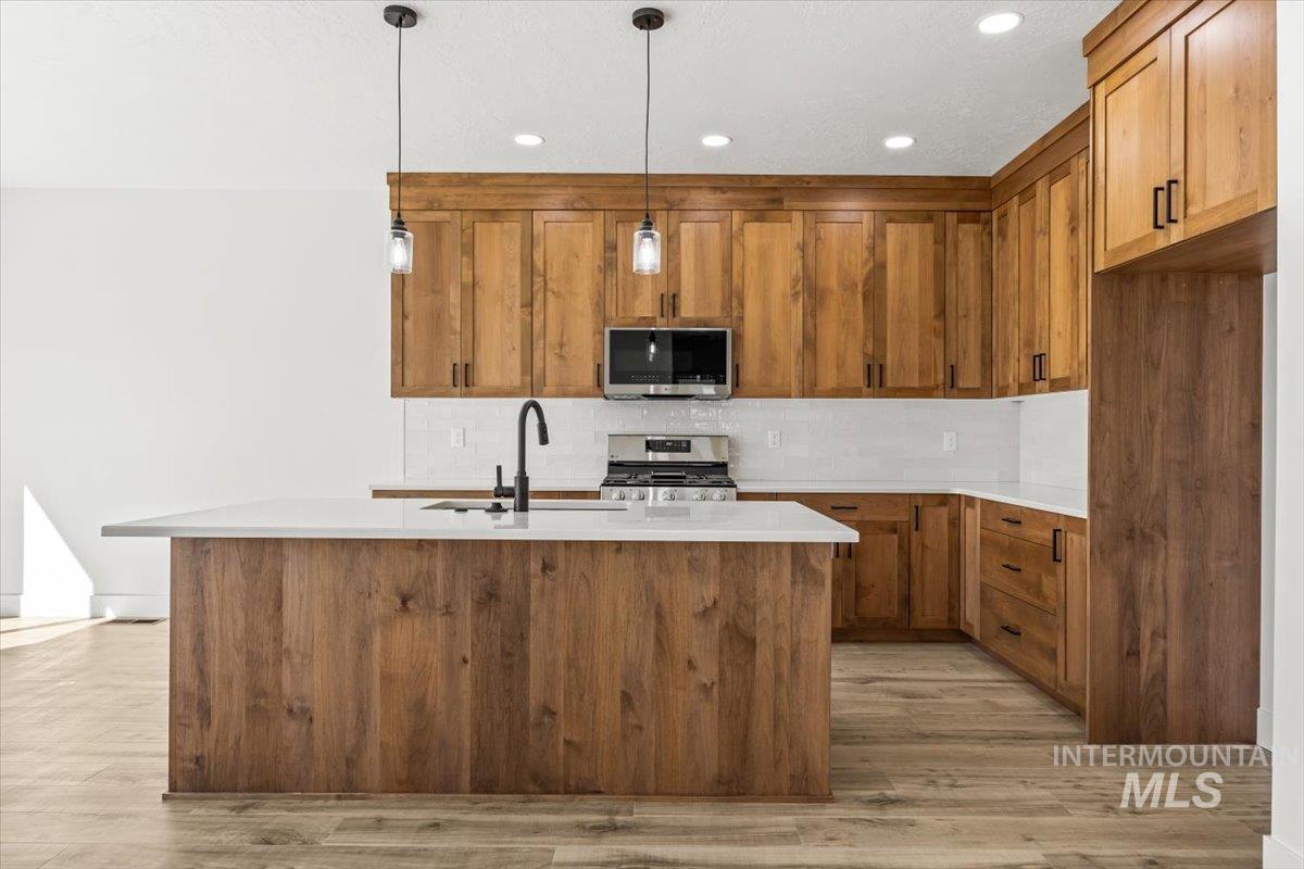 2166 Austin