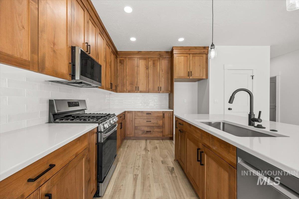 2176 Austin