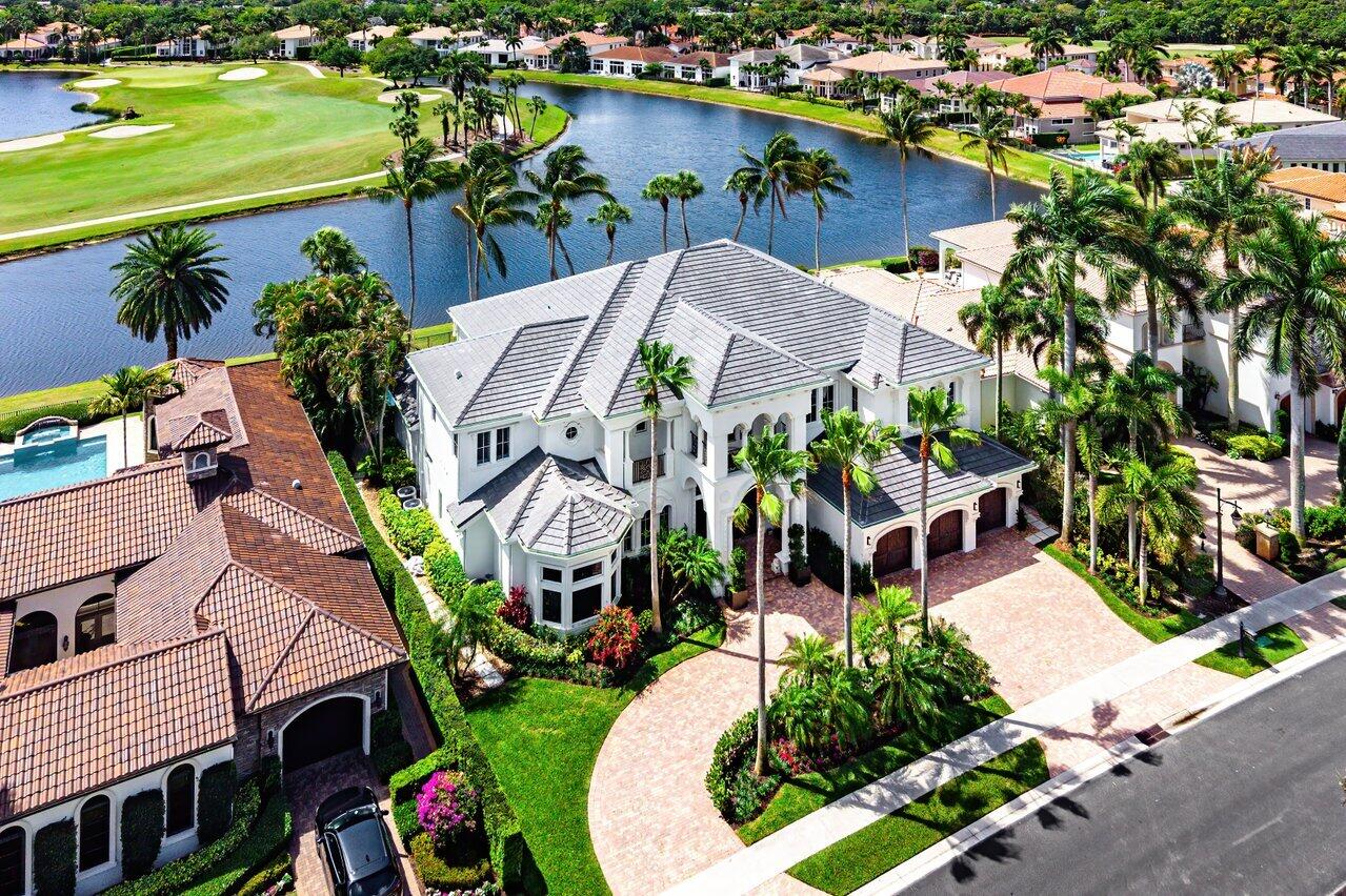 686 Hermitage Circle