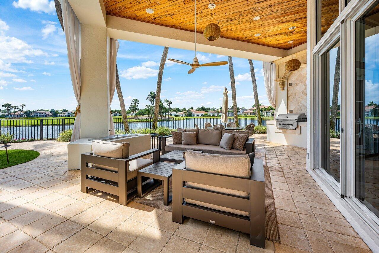 686 Hermitage Circle