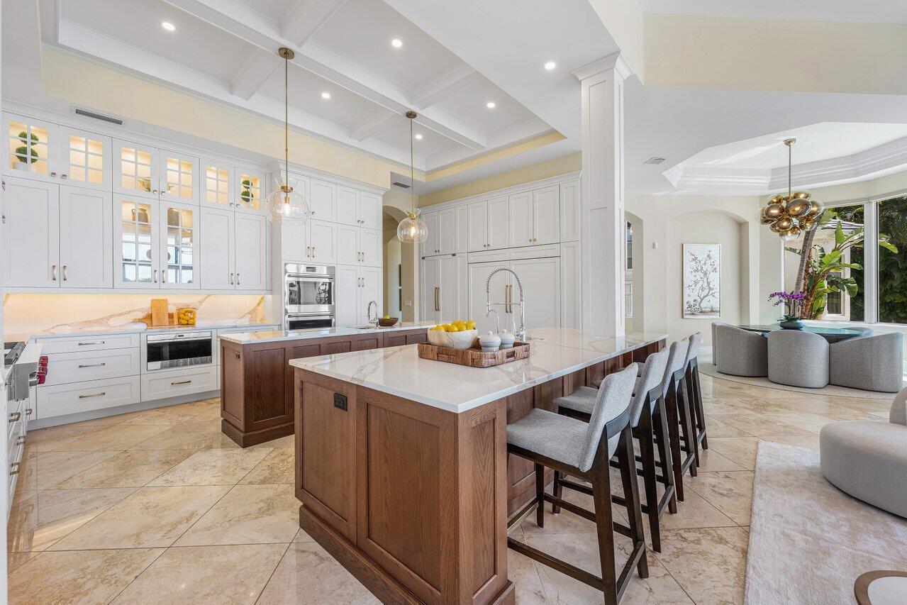 686 Hermitage Circle