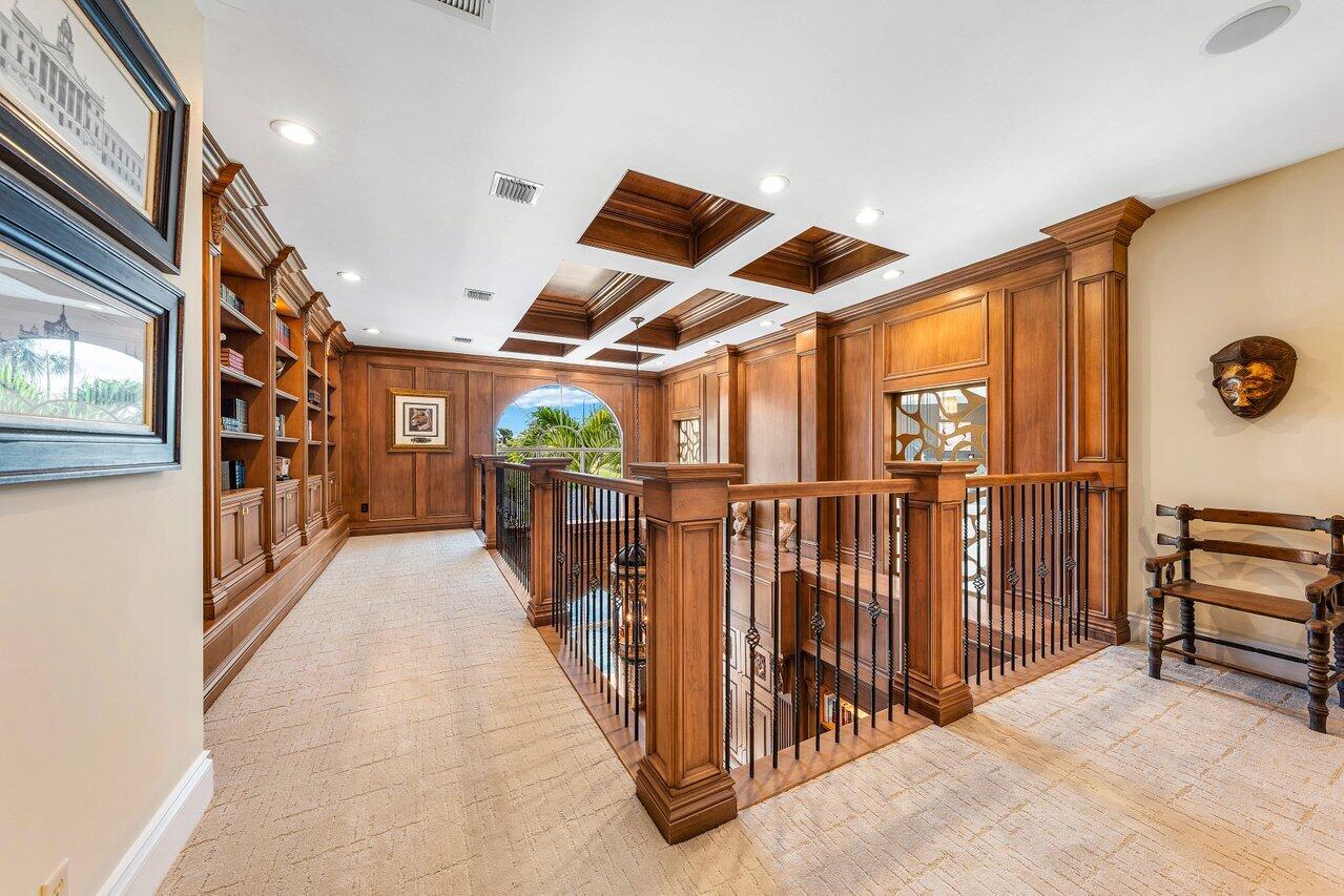 686 Hermitage Circle
