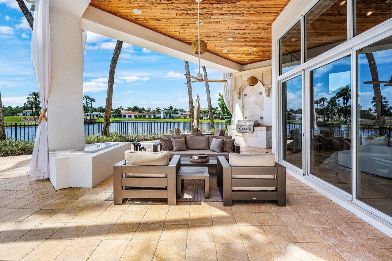 686 Hermitage Circle