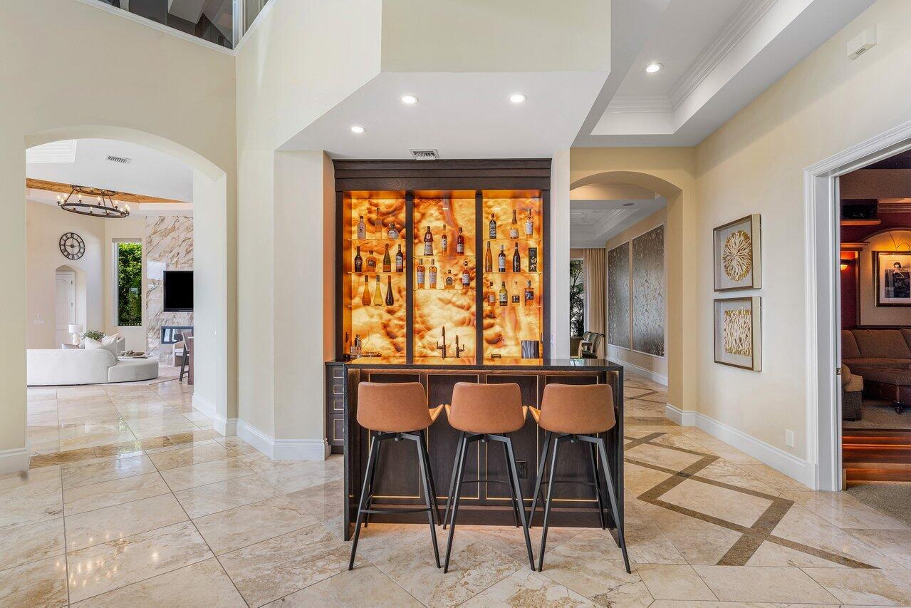 686 Hermitage Circle