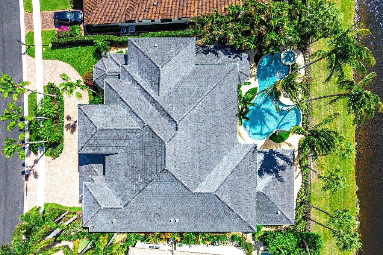 686 Hermitage Circle