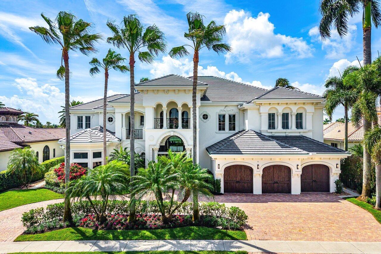 686 Hermitage Circle