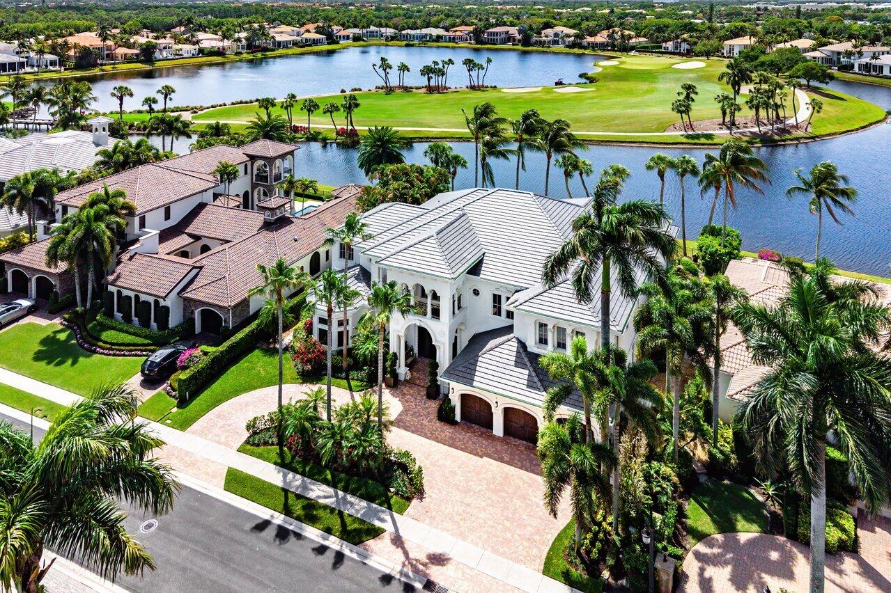 686 Hermitage Circle