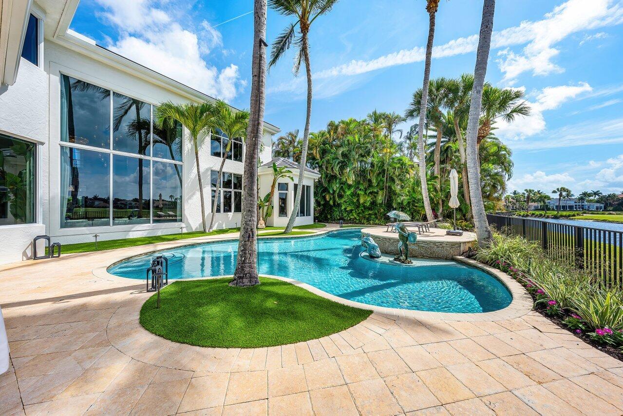 686 Hermitage Circle
