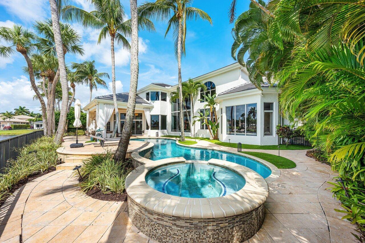 686 Hermitage Circle