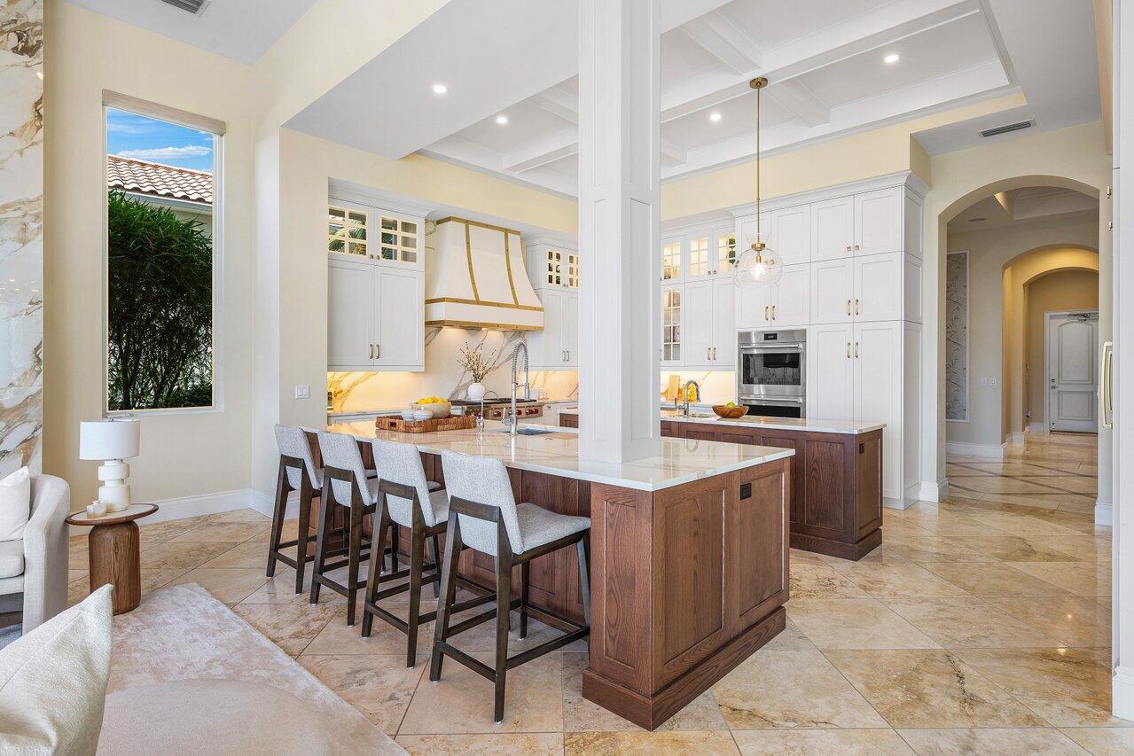686 Hermitage Circle