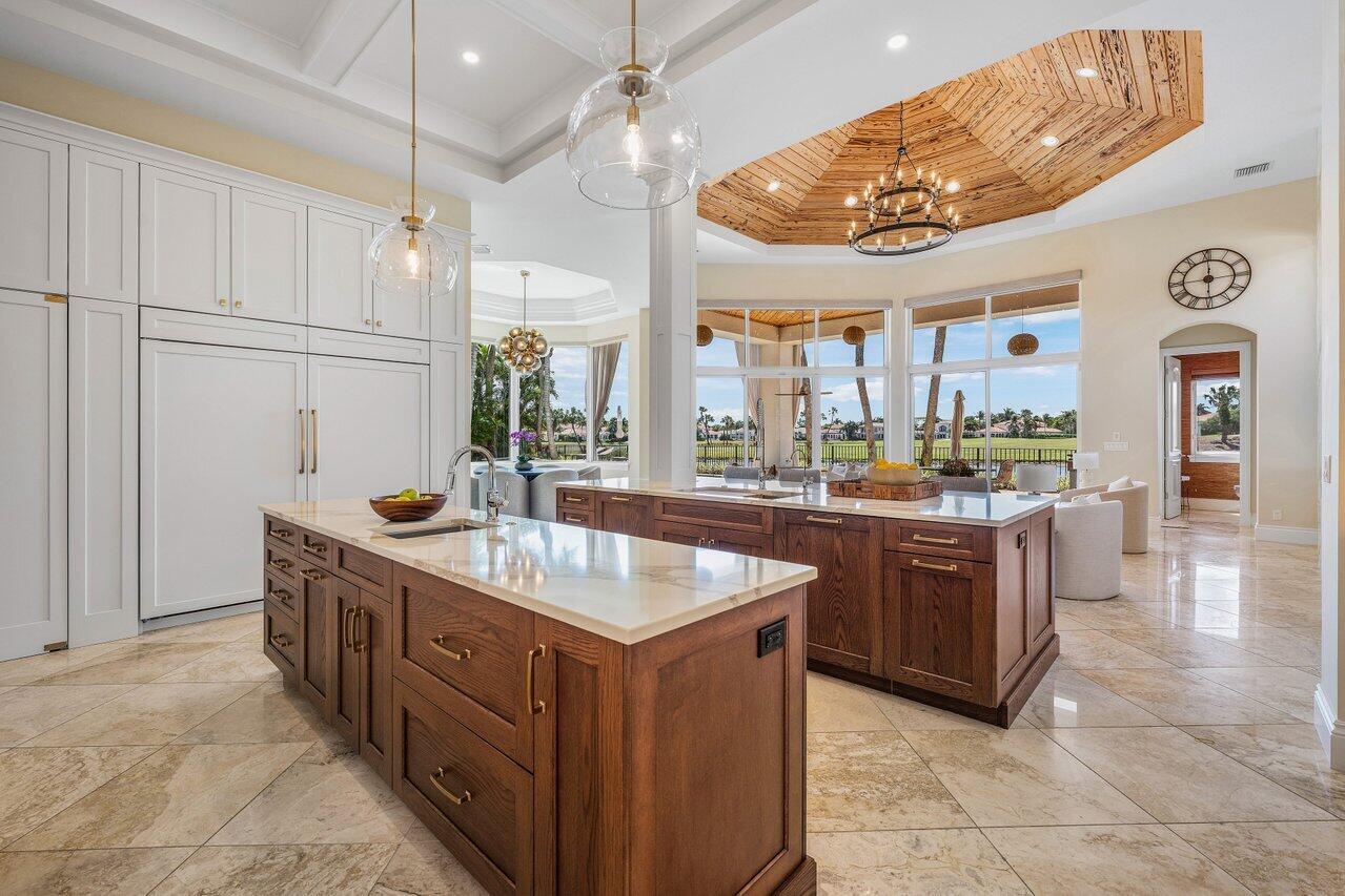 686 Hermitage Circle