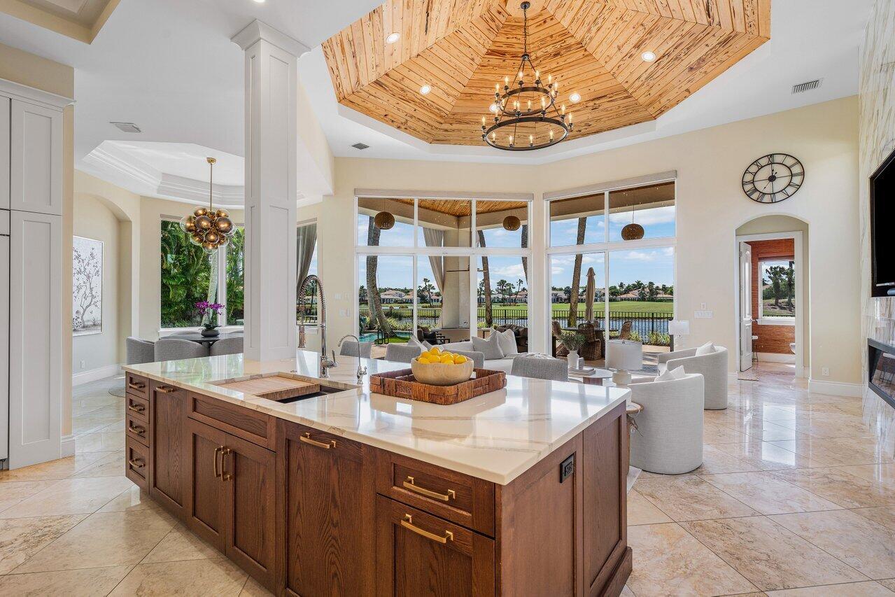 686 Hermitage Circle