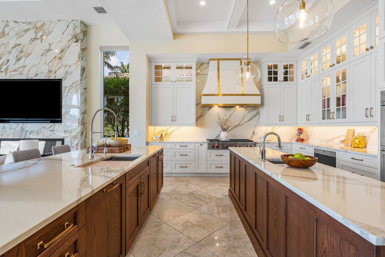686 Hermitage Circle