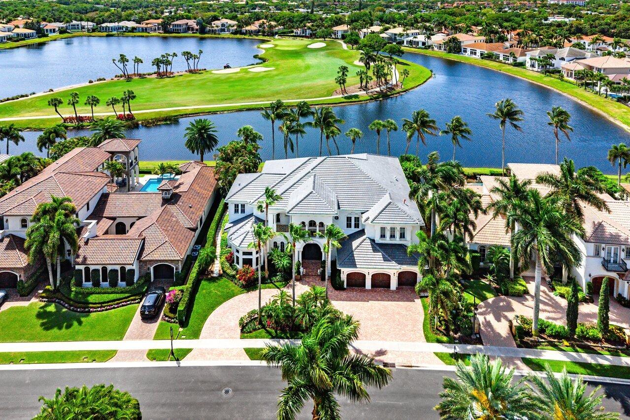 686 Hermitage Circle