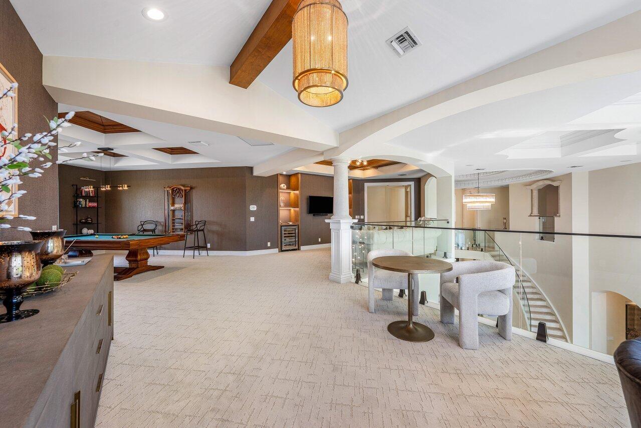 686 Hermitage Circle