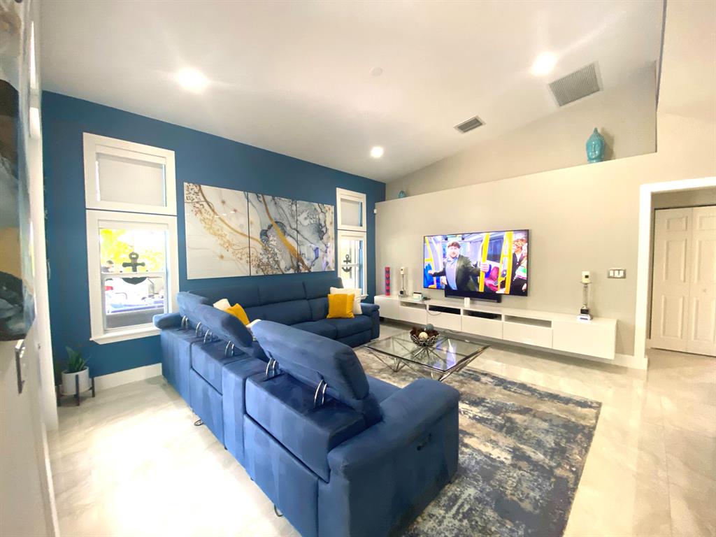 14977 Key Lime Boulevard