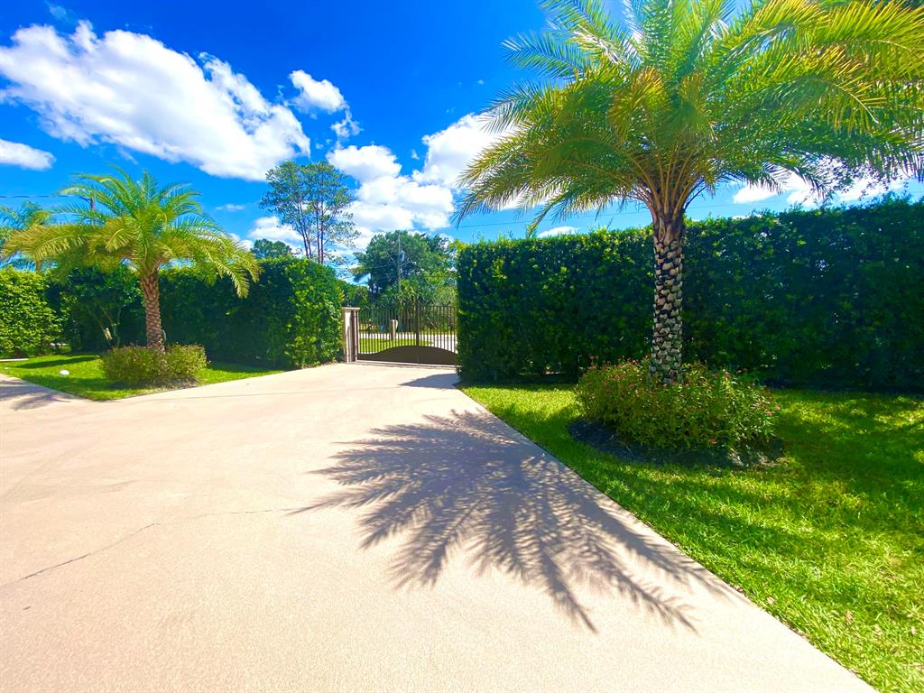 14977 Key Lime Boulevard