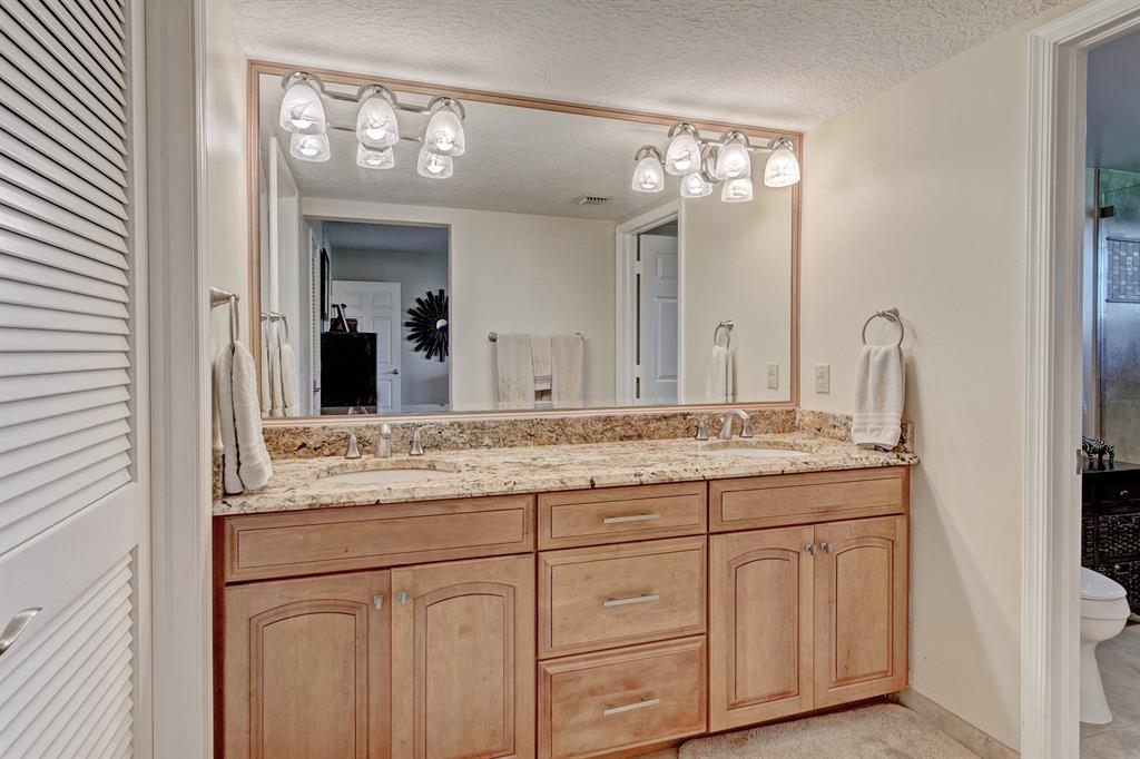 16914 Waterbend Drive Unit: 270