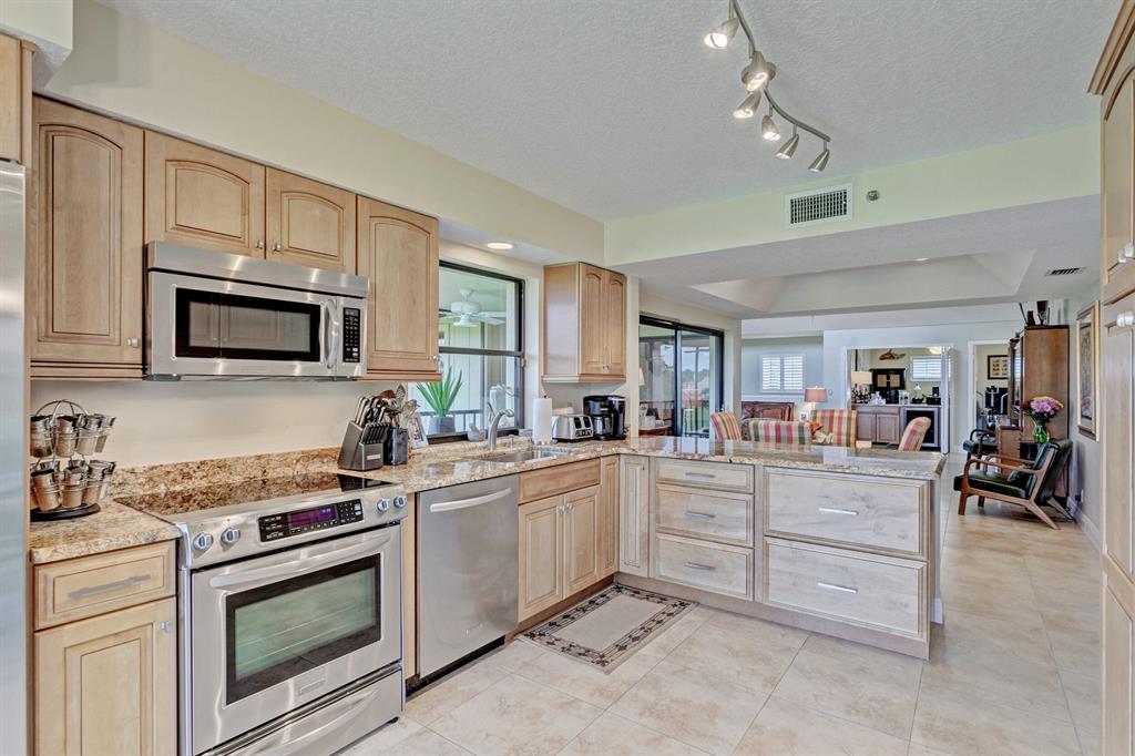 16914 Waterbend Drive Unit: 270