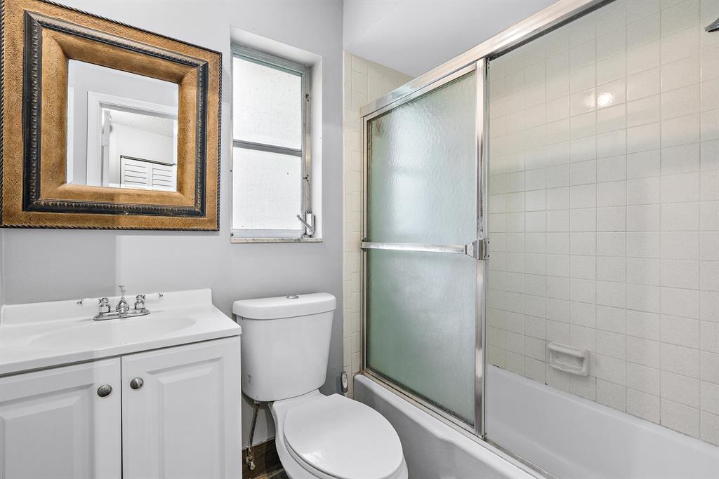 1813 Arlington Drive