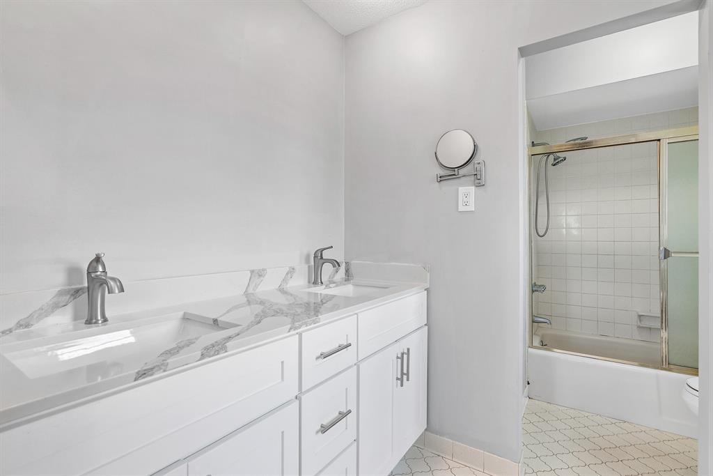 1813 Arlington Drive