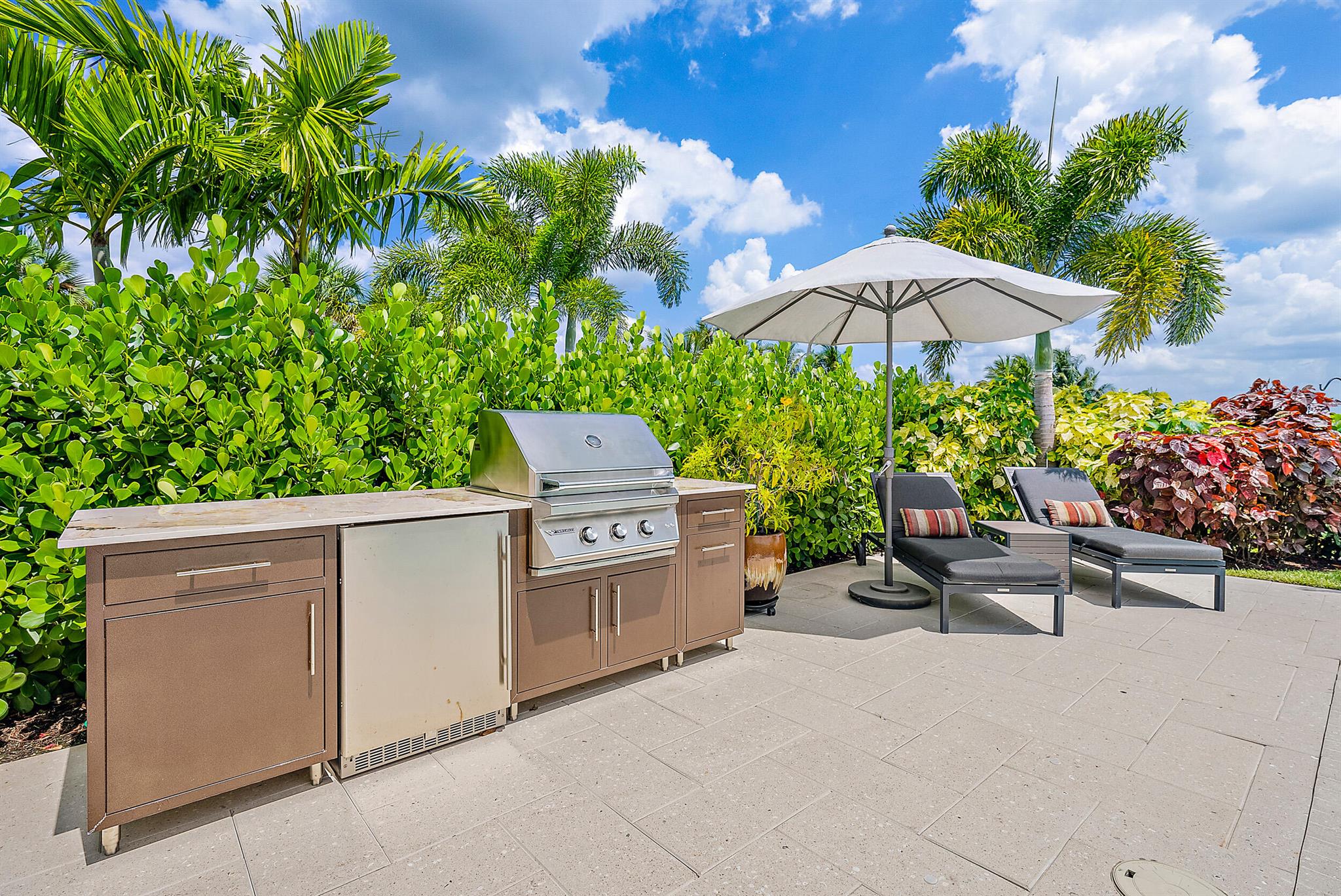 9171 Crestview Circle