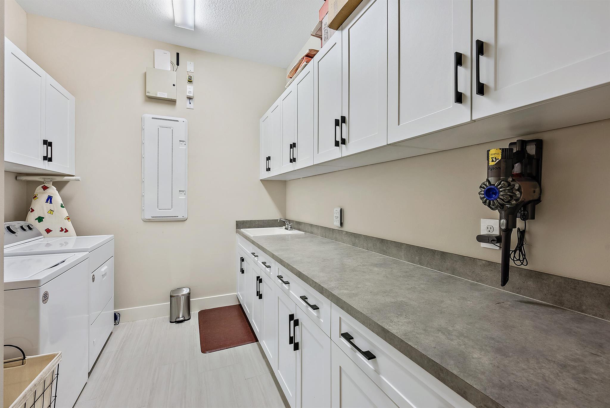 9171 Crestview Circle