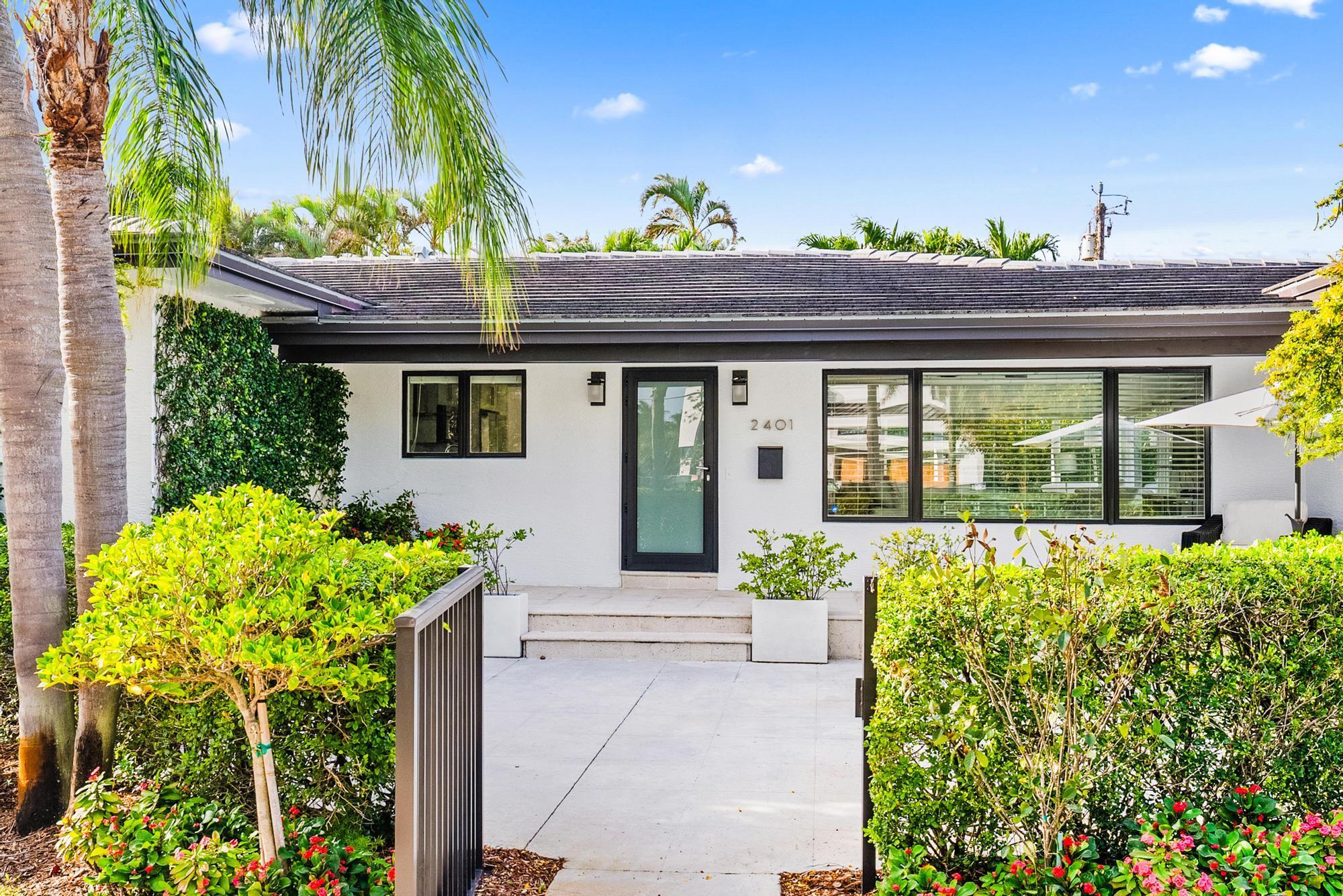 2401 N Lakeside Drive