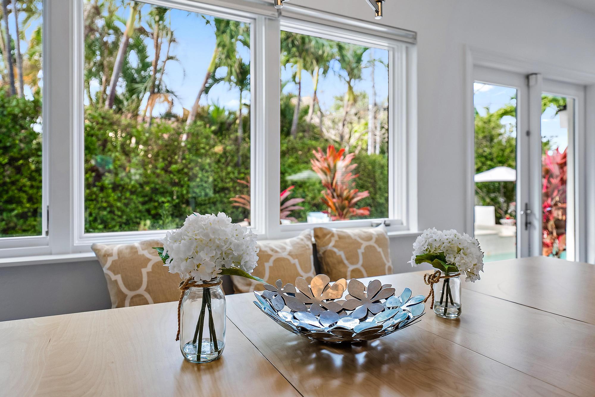 2401 N Lakeside Drive