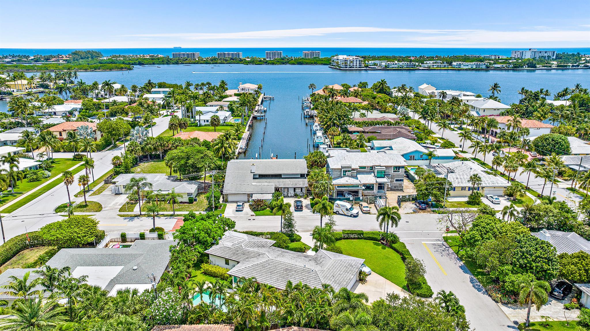 2401 N Lakeside Drive