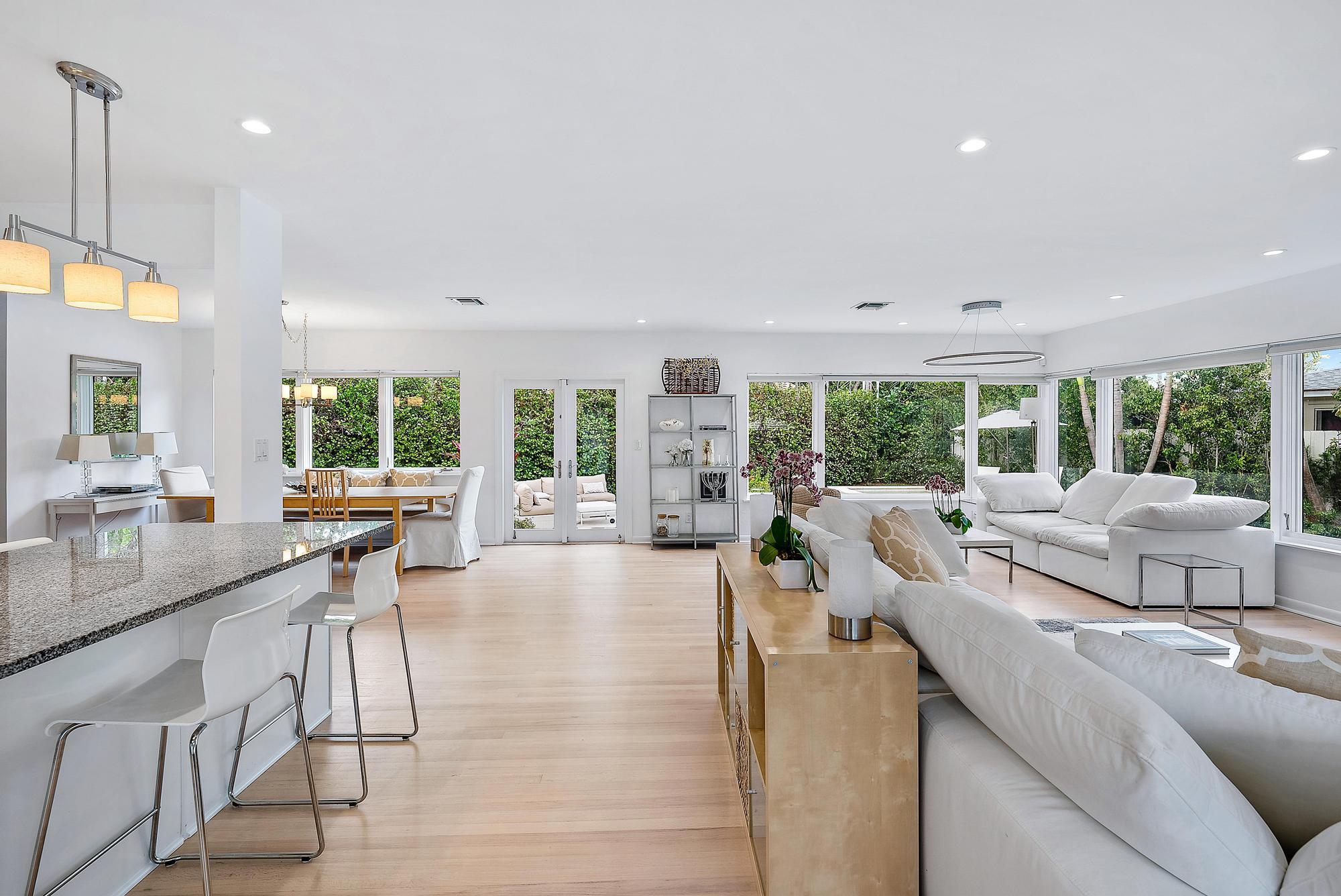 2401 N Lakeside Drive