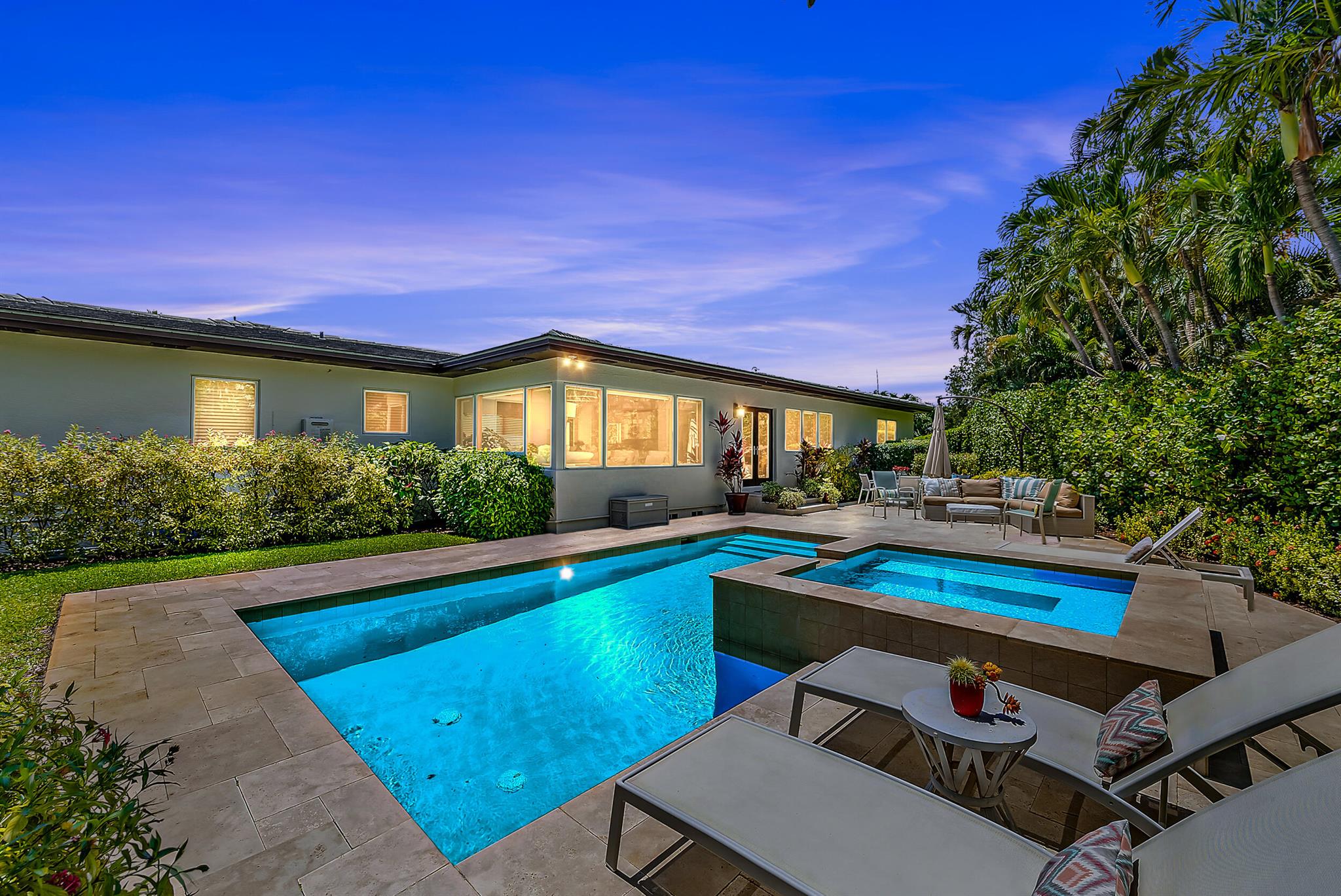 2401 N Lakeside Drive