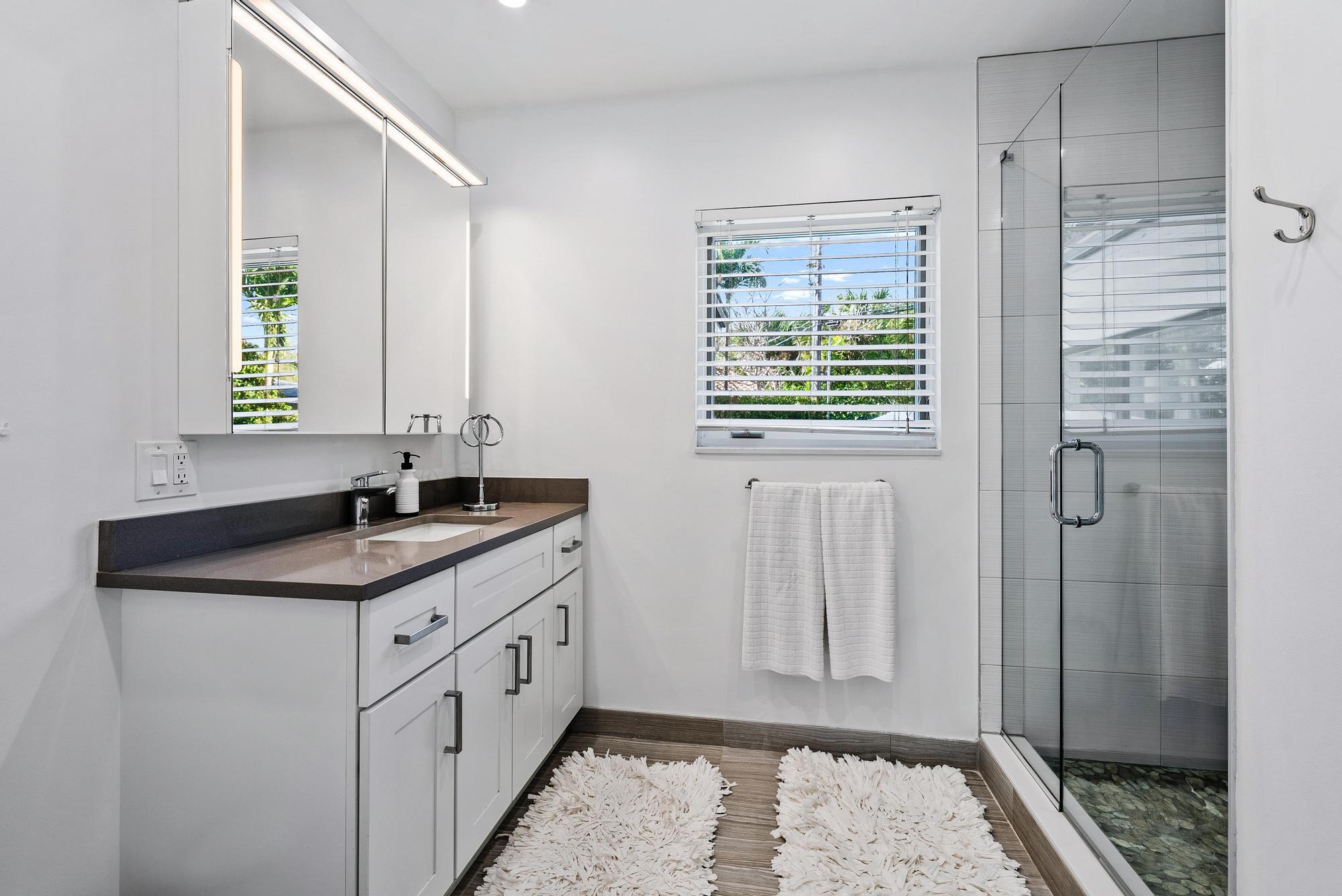 2401 N Lakeside Drive