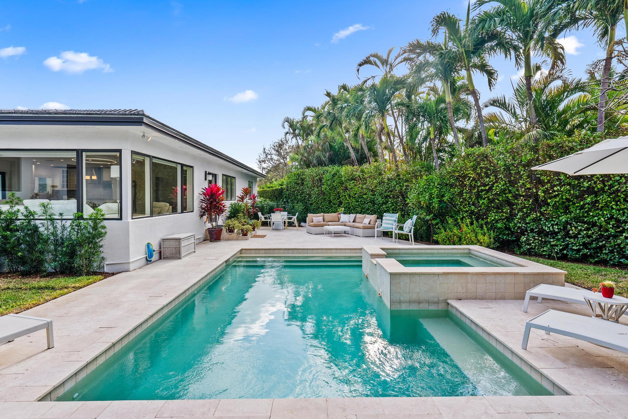 2401 N Lakeside Drive