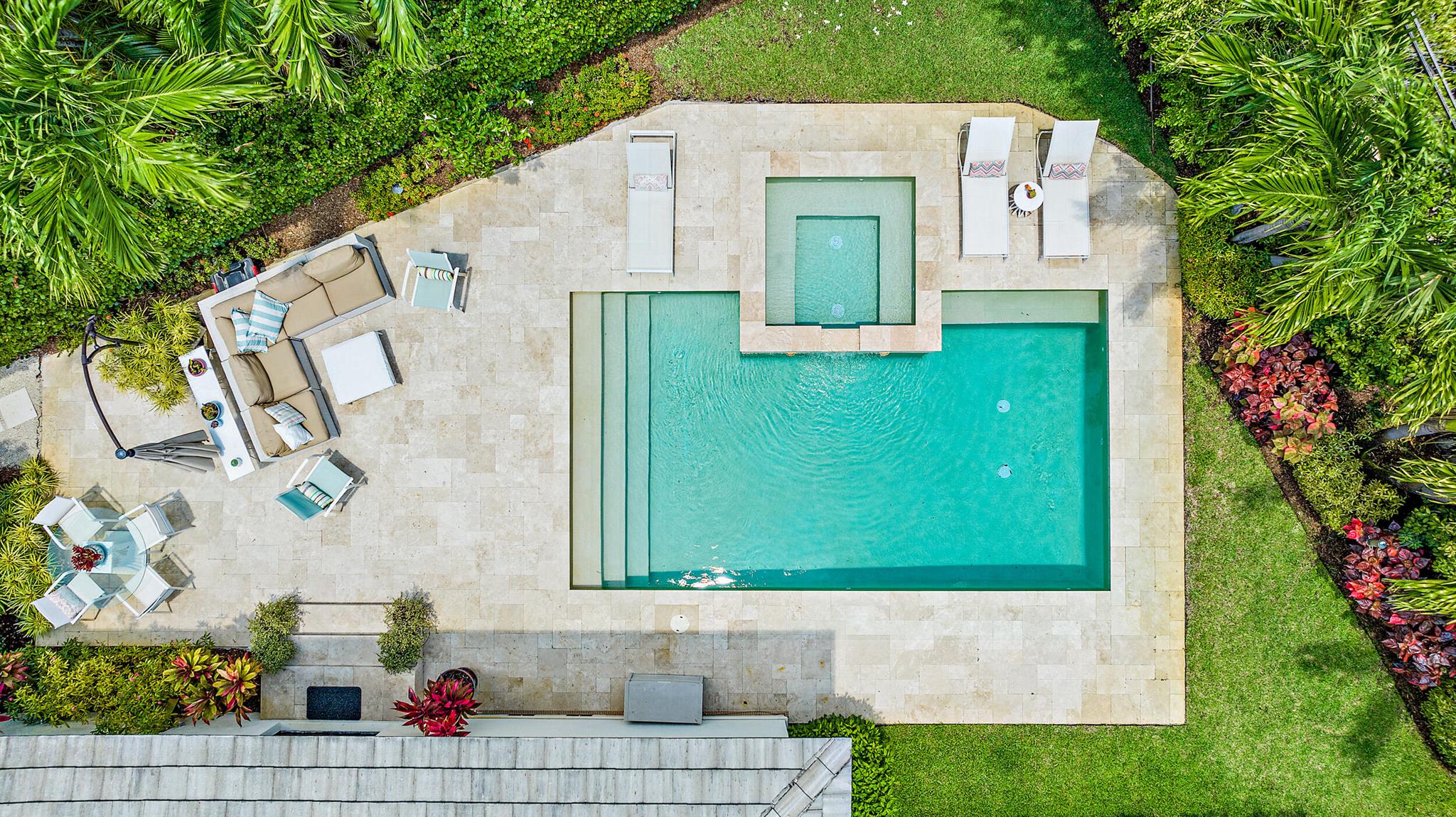 2401 N Lakeside Drive