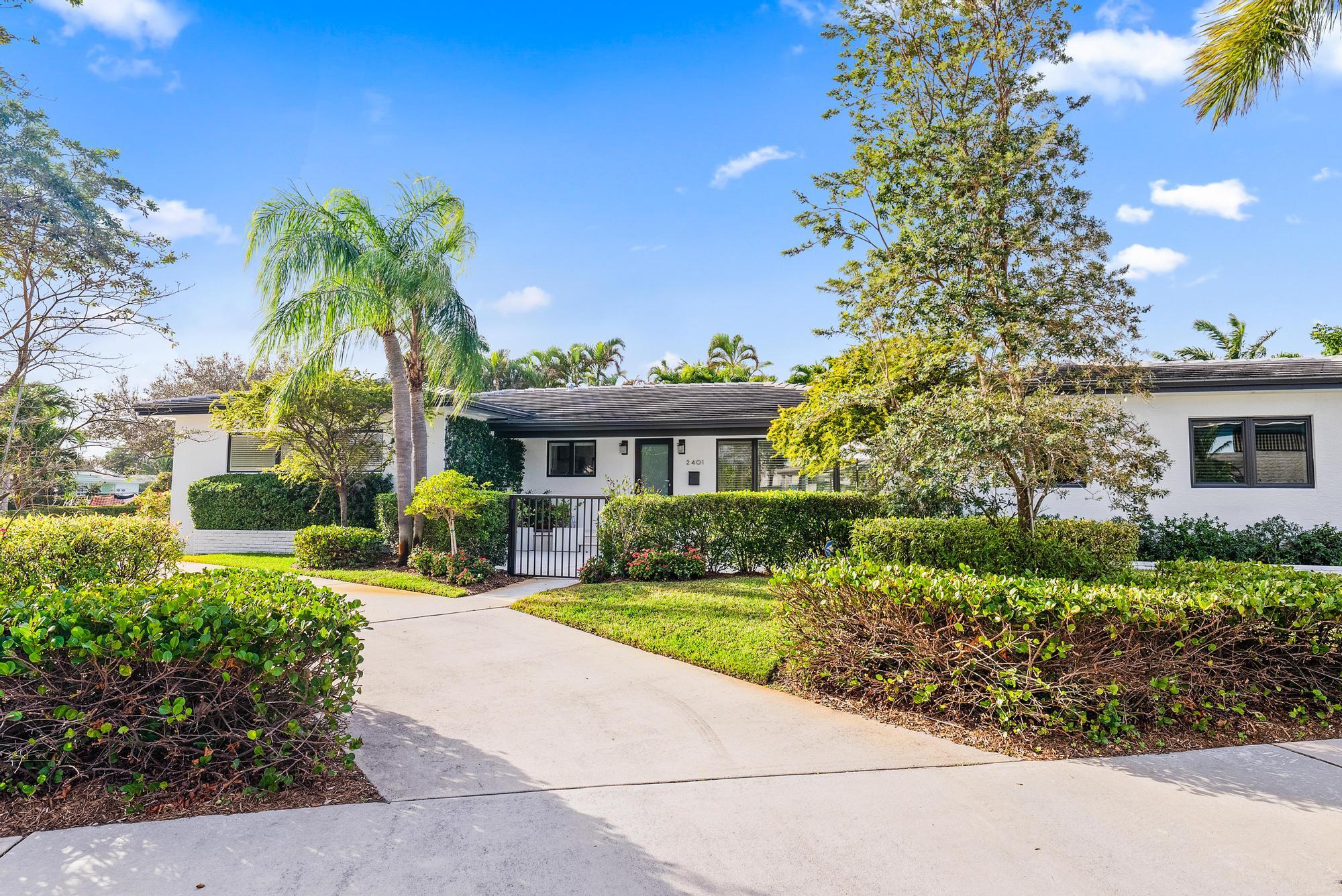 2401 N Lakeside Drive