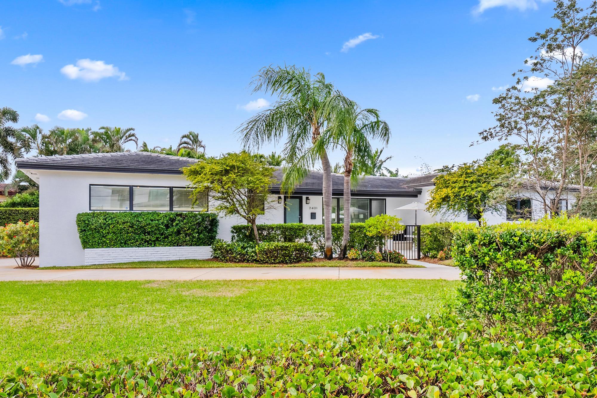 2401 N Lakeside Drive