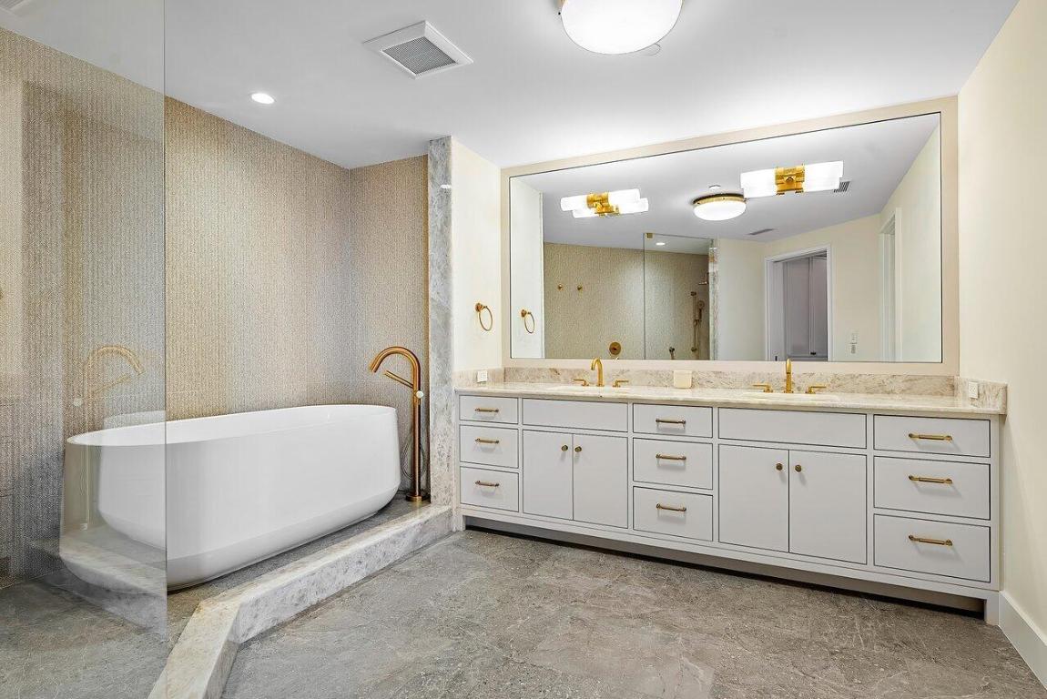 3100 S Ocean Boulevard 501s