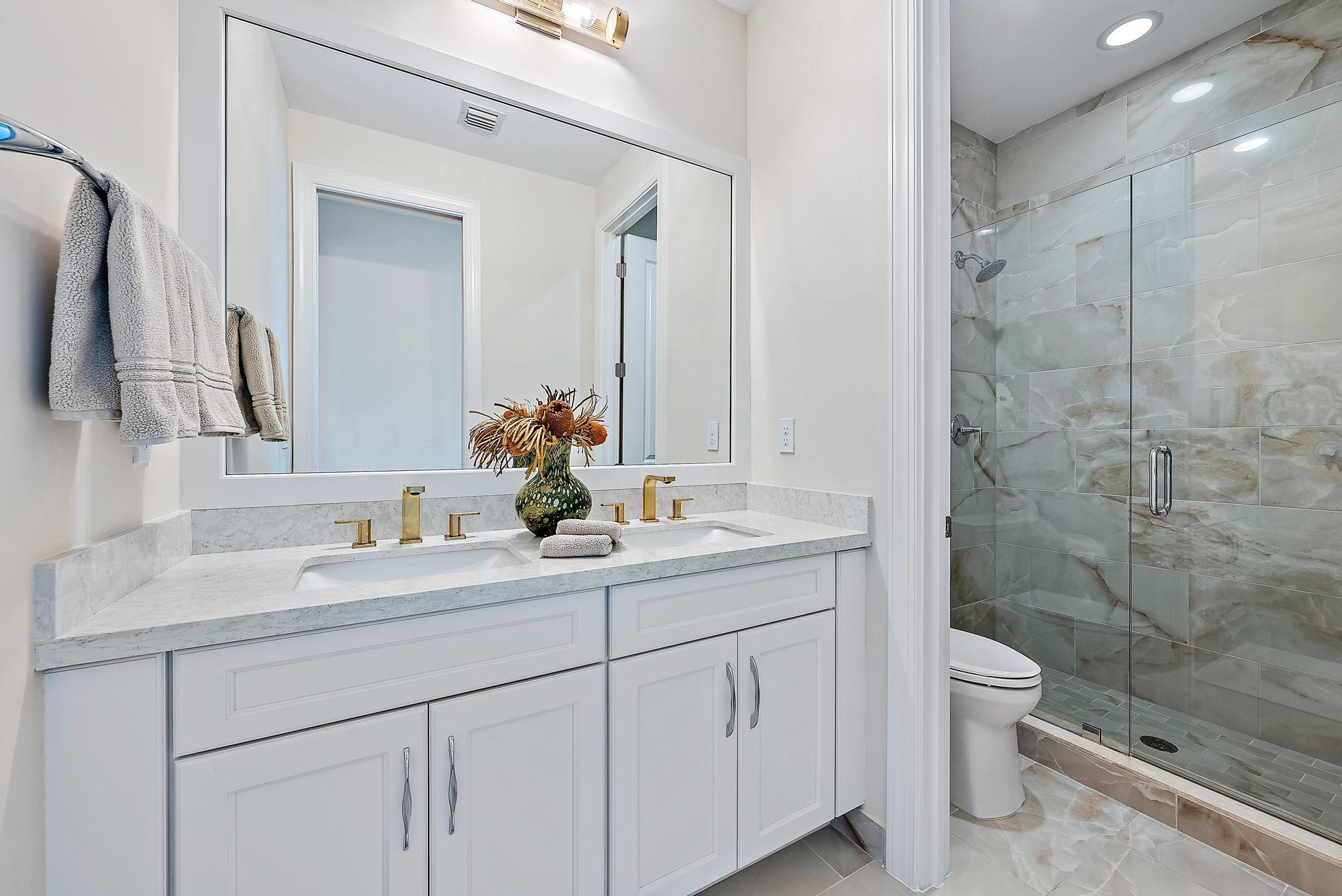 9158 Crestview Circle