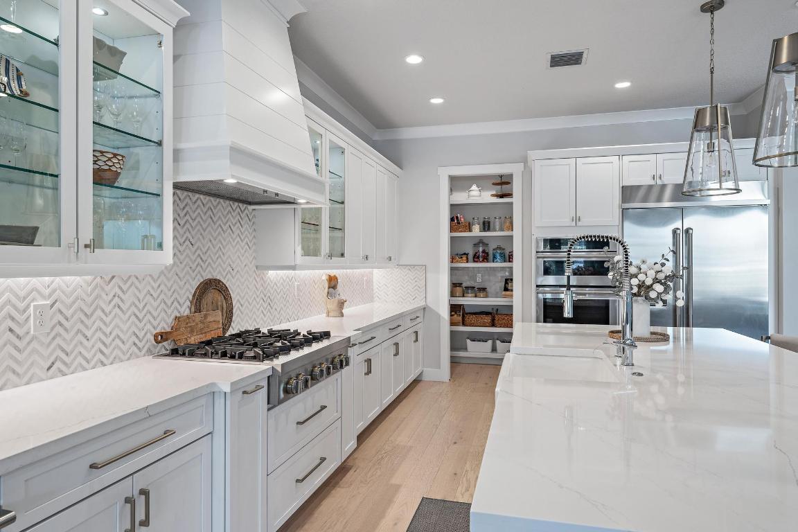 9174 Crestview Circle