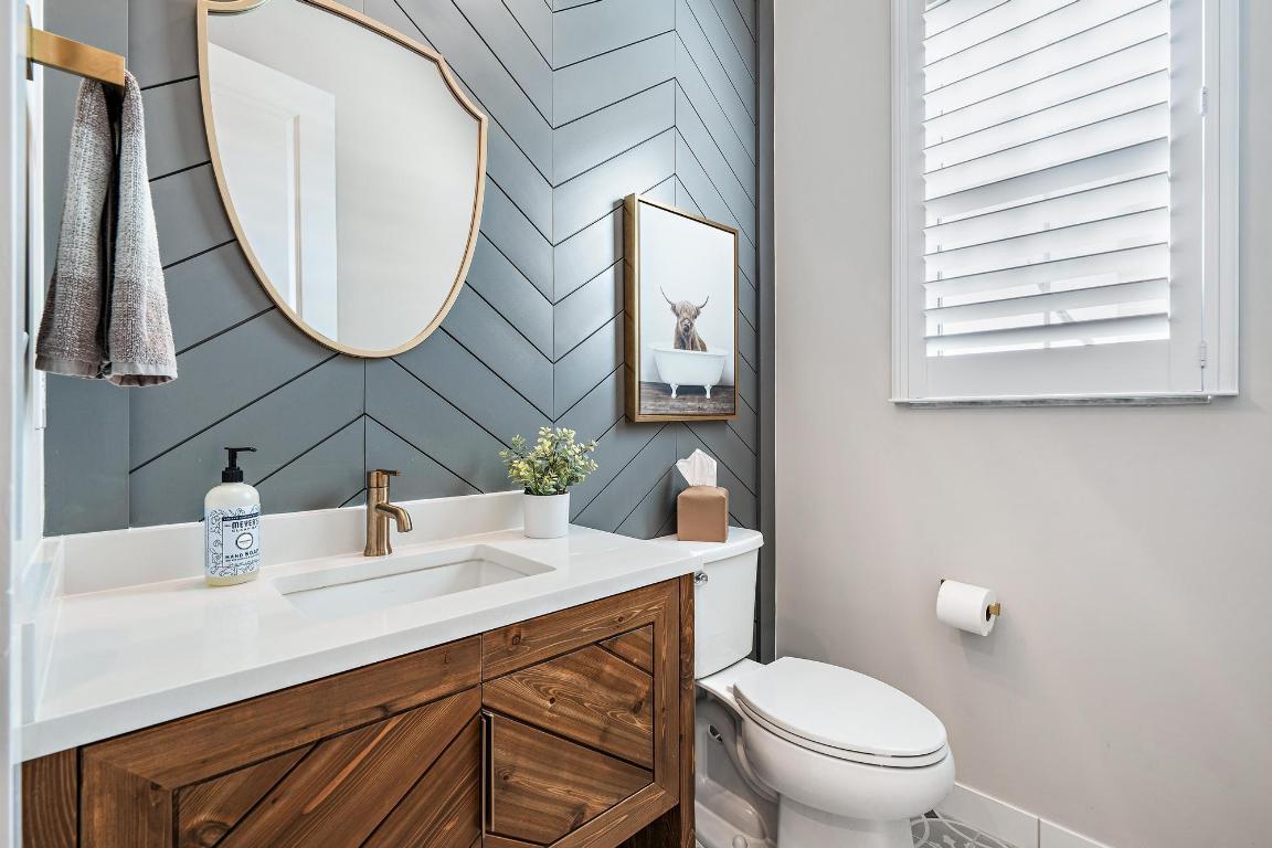 9174 Crestview Circle