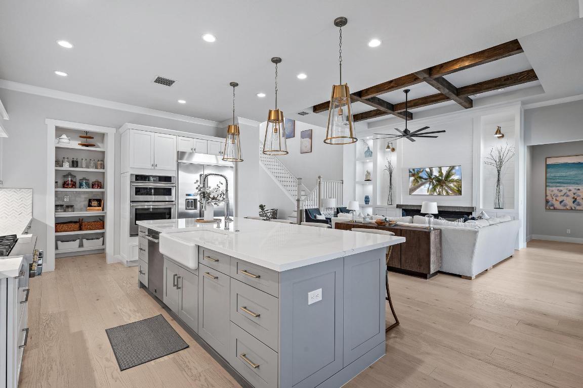 9174 Crestview Circle