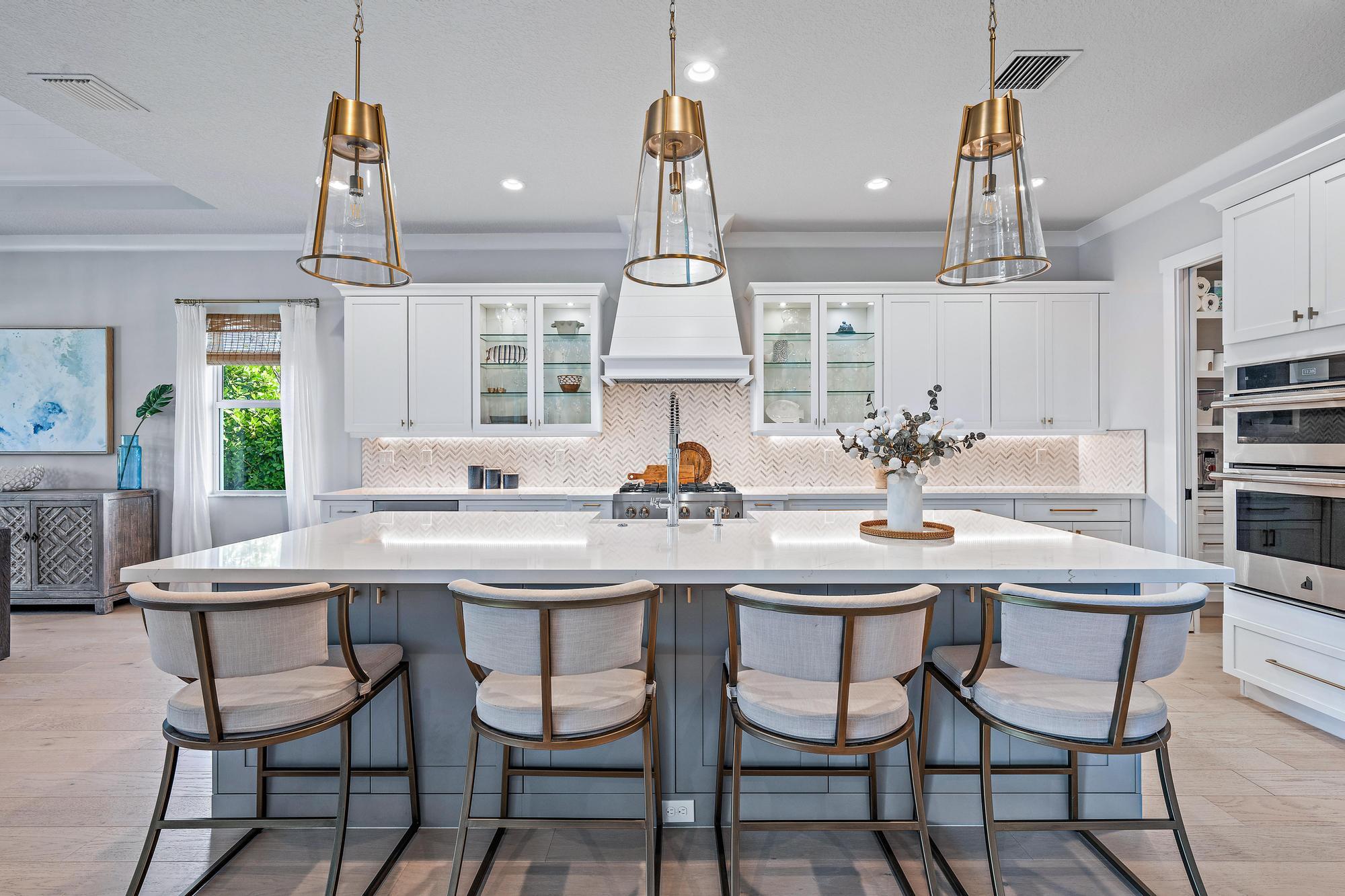 9174 Crestview Circle