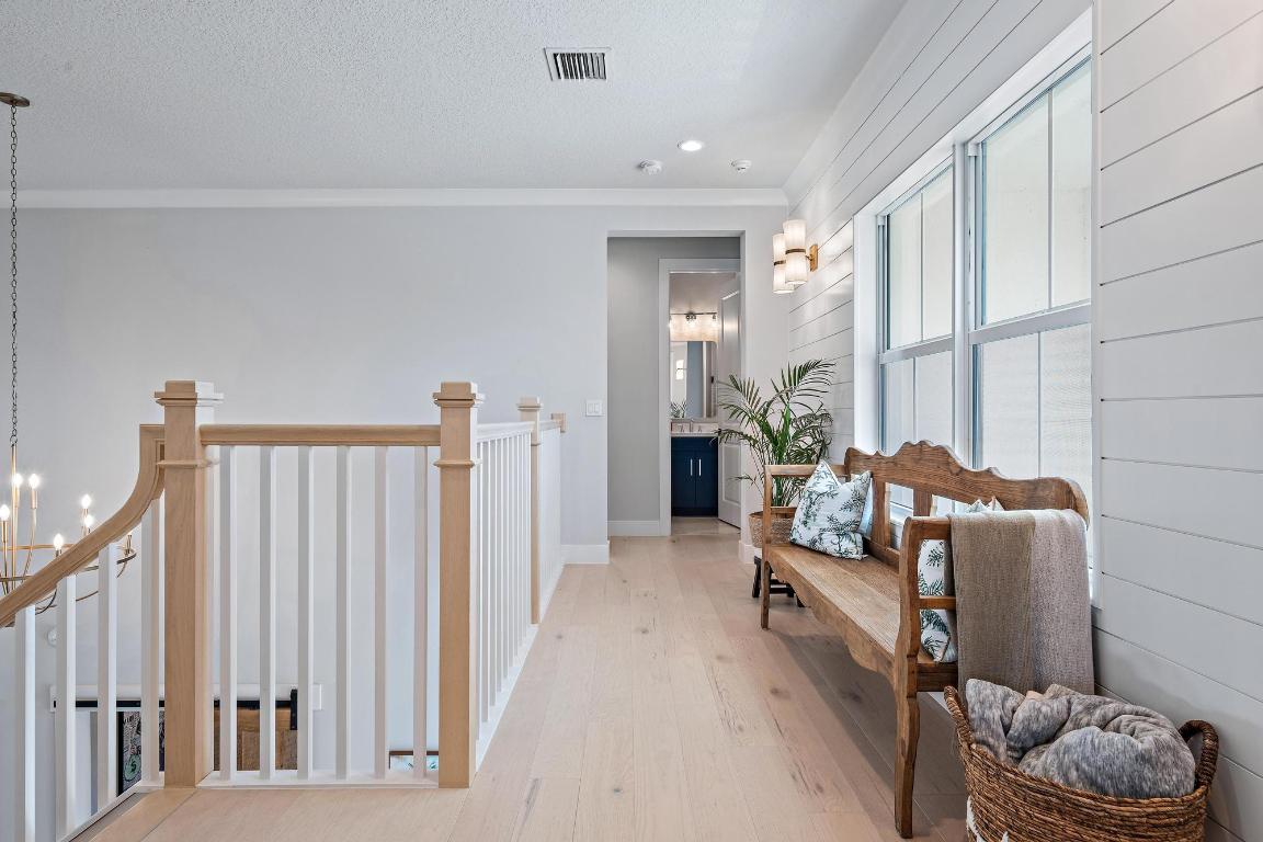 9174 Crestview Circle