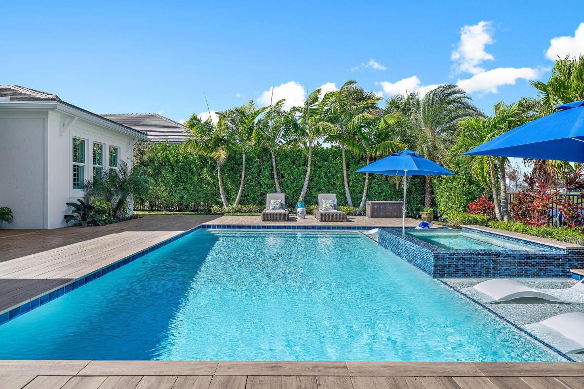 9174 Crestview Circle